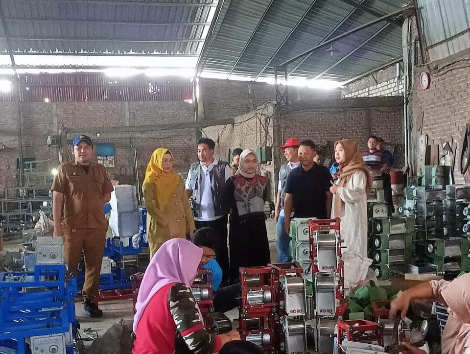 Kunjungan anggota DPR-RI Komisi VII ke Sentra IKM Desa Pelemwatu